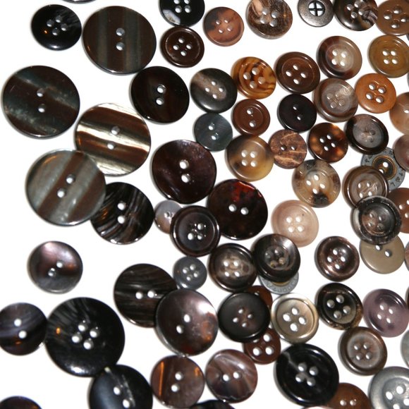 Variety estate bulk buttons lot, some vintage oyster shell / marbled look 323pcs - Picture 5 of 10